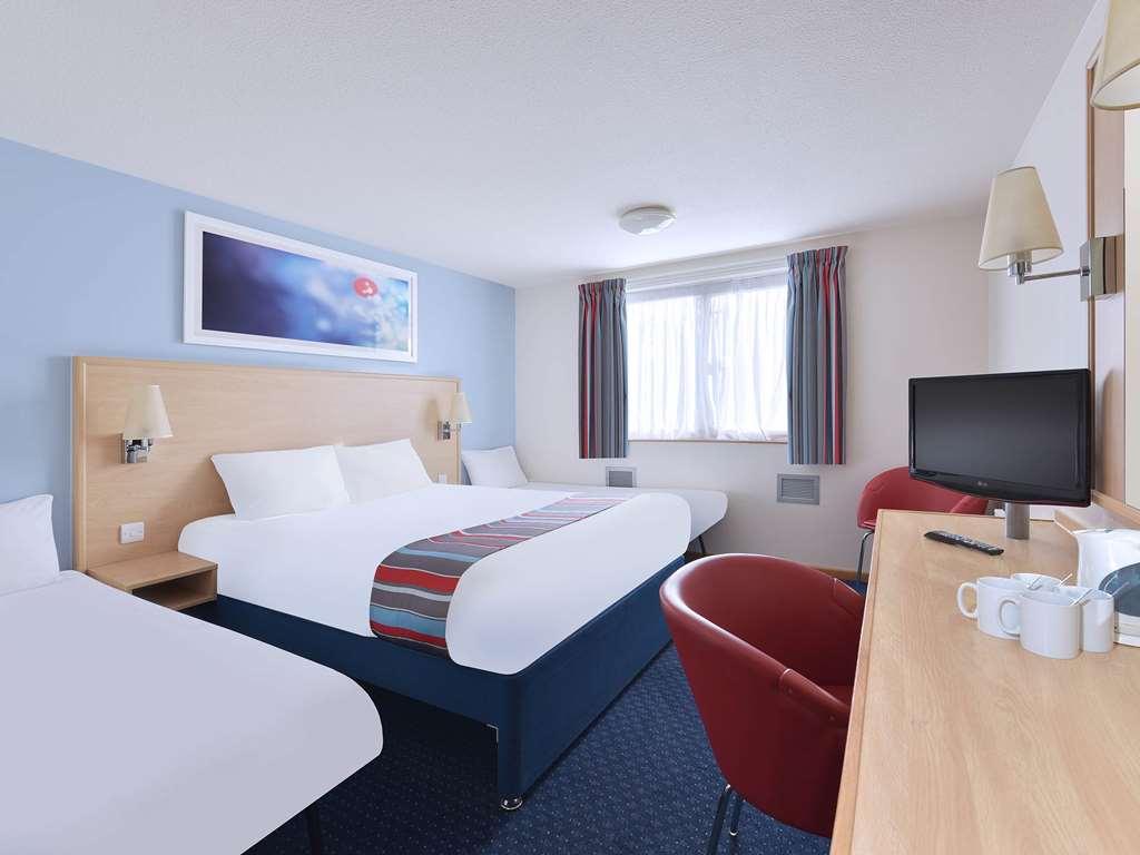 Travelodge Liverpool Docks Habitación foto